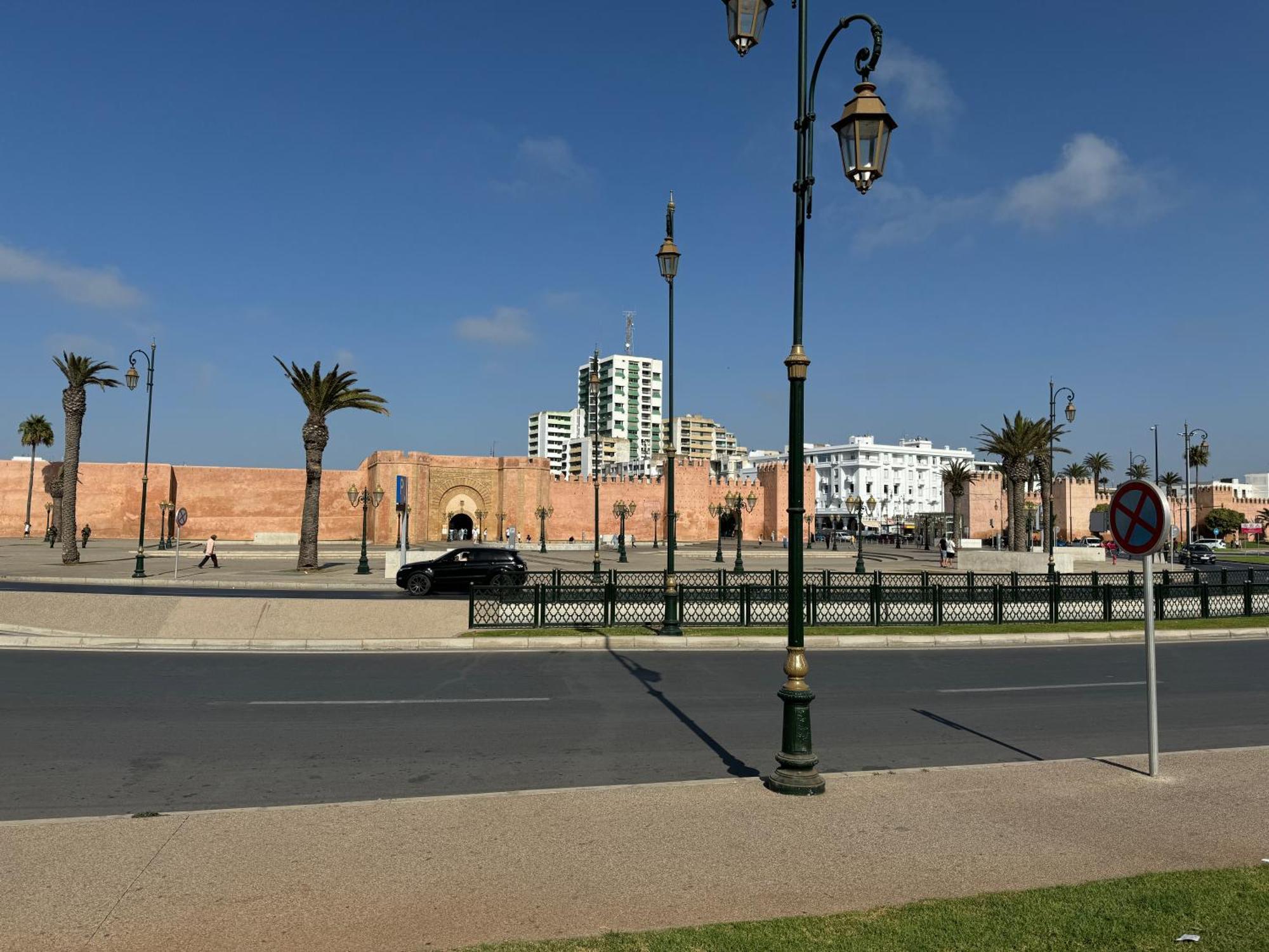 Suitouiss - Downtown - Appartement En Plein Centre Ville Rabat Exterior foto