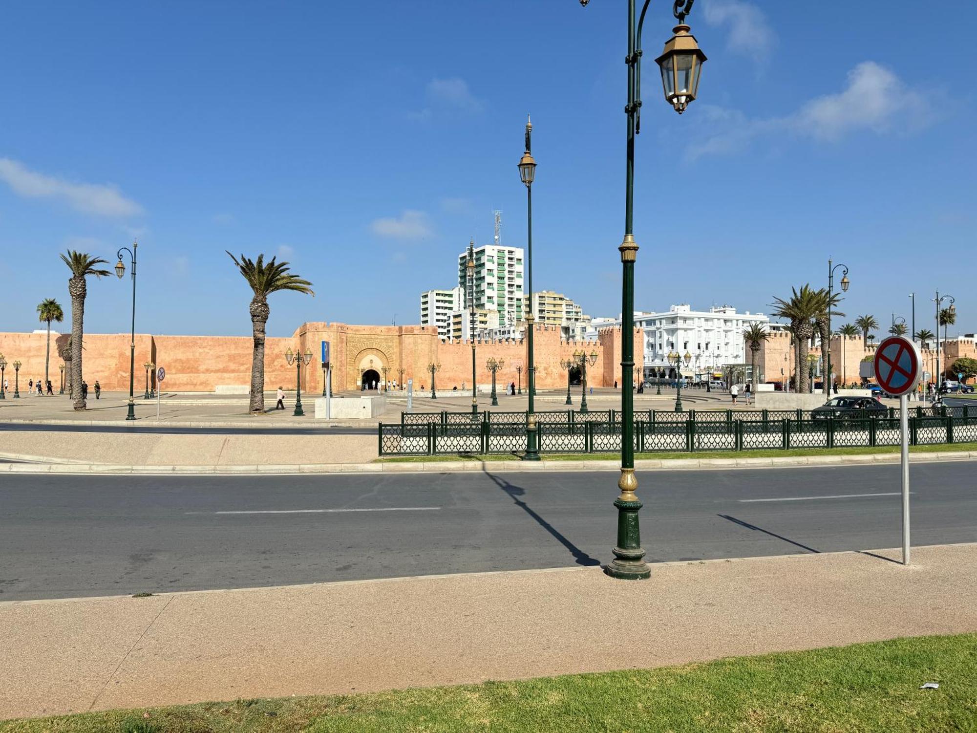 Suitouiss - Downtown - Appartement En Plein Centre Ville Rabat Exterior foto