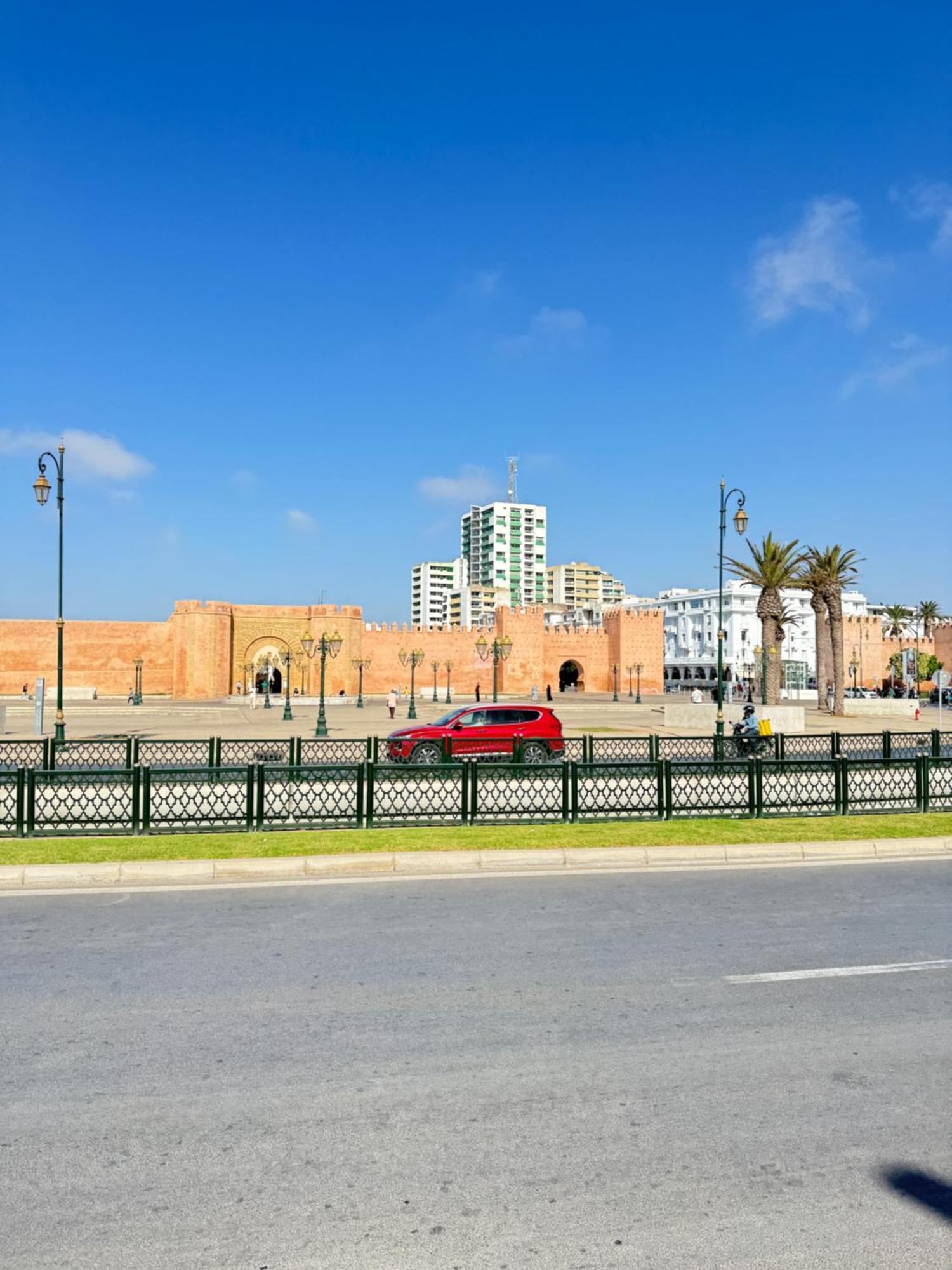 Suitouiss - Downtown - Appartement En Plein Centre Ville Rabat Exterior foto